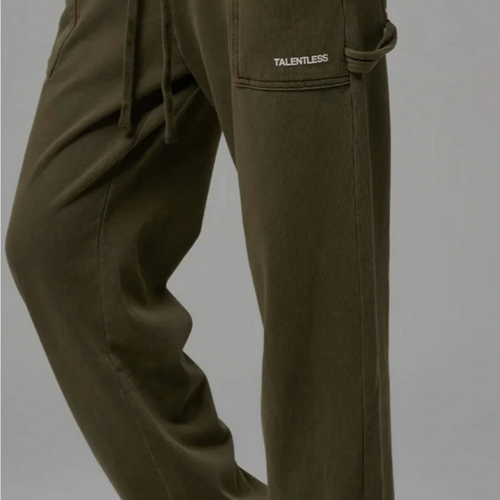 TALENTLESS Woman’s Cargo Pants in Brown - Picture 2 of 4
